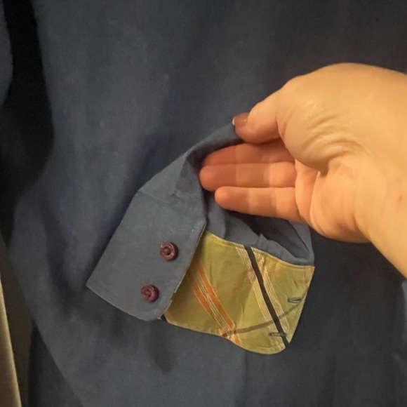 Robert Graham Blue Print Button-Up Shirt, size M - Picture 7 of 12